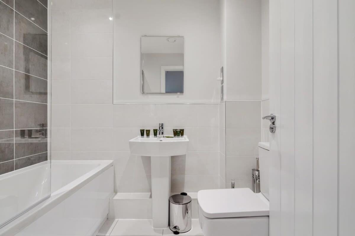 Beautiful 2 Bed Apartment In A Converted Mill Leeds  Bagian luar foto